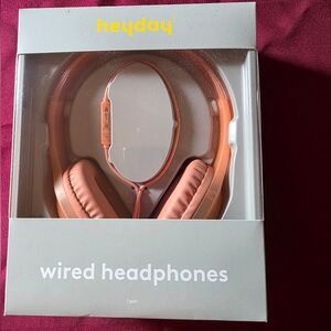 heyday Wired Headphones - Coral